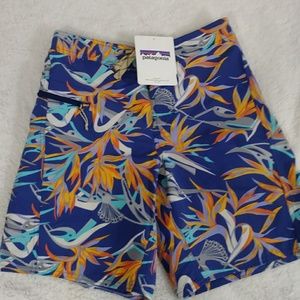 NWT~Printed Wavefarer Board shorts 19"